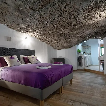 Romantic Cave With Big Terrace Overlooking The Sea *