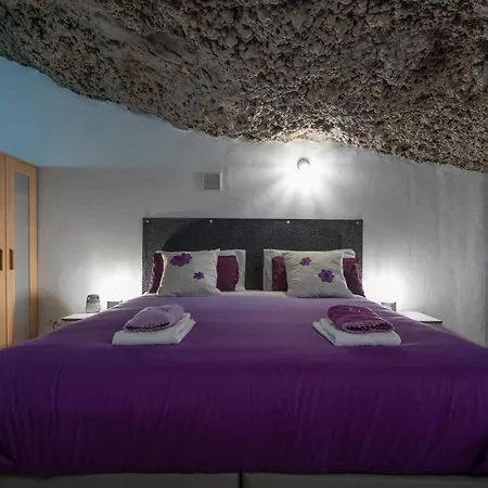 Romantic Cave With Big Terrace Overlooking The Sea Apartment